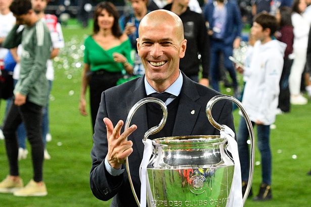 Câu trả lời ba chữ của Zinedine Zidane sau khi từ chối dẫn dắt Man Utd - Mirror Online