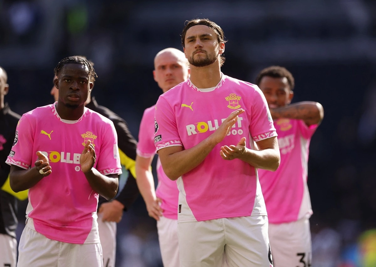 Southampton xuống hạng sớm trên bảng xếp hạng Premier League