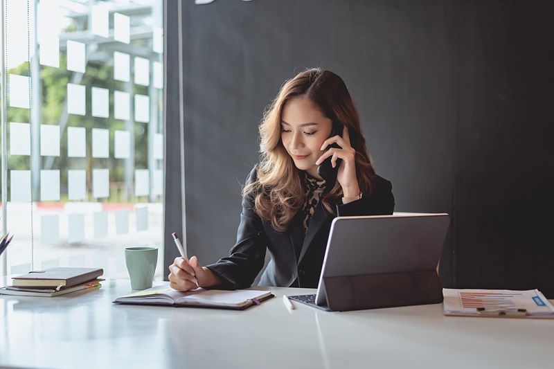 10 Kỹ năng giao tiếp qua điện thoại thiết yếu cho doanh nghiệp