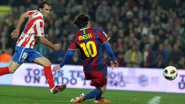 GÓC CHIẾN THUẬT] Sự khác biệt giữa “Deep Lying Forward” và “False Nine”,  cũng như tác động của nó đến hệ thống vận hành chiến thuật.