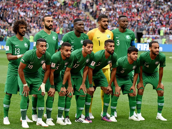 1 đội bóng đá gồm bao nhiêu người theo tiêu chuẩn của FIFA năm 2024