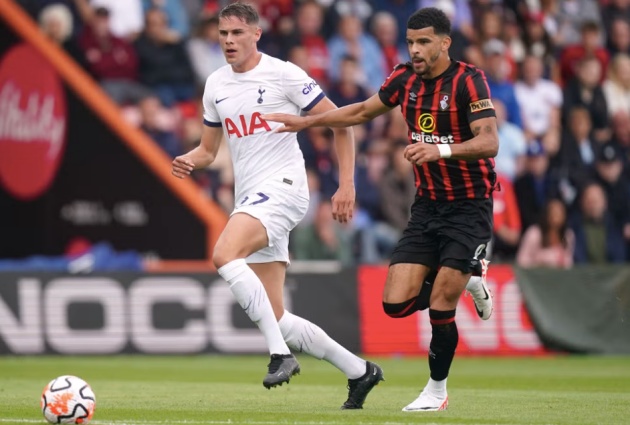Van de Ven là chốt chặn không thể thay thế của Tottenham