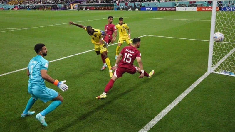 Việt vị là gì? Xác định lỗi việt vị trong bóng đá như thế nào?