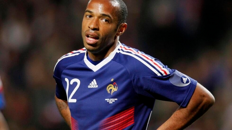 Thierry Henry là một tiền đạo Pháp huyền thoại Top 6 tiền đạo Pháp ấn tượng trong lịch sử