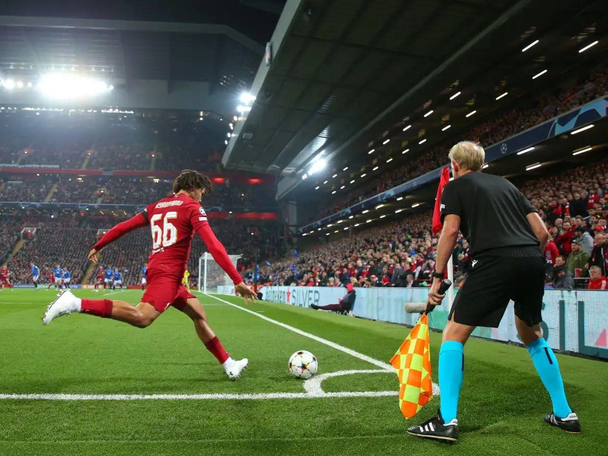 Cập Nhật Luật Bóng Sống Trong Đá Phạt Mới Nhất Hiện Nay