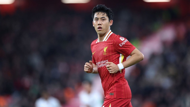 Cầu thủ Wataru Endo - Đại diện cho niềm tự hào của Nhật Bản