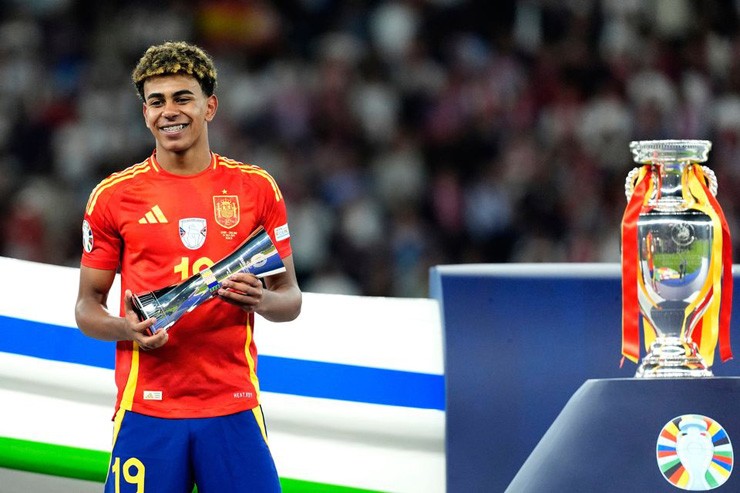 Triết lý bóng đá Heavy Metal và sự cuồng nhiệt trên sân cỏ