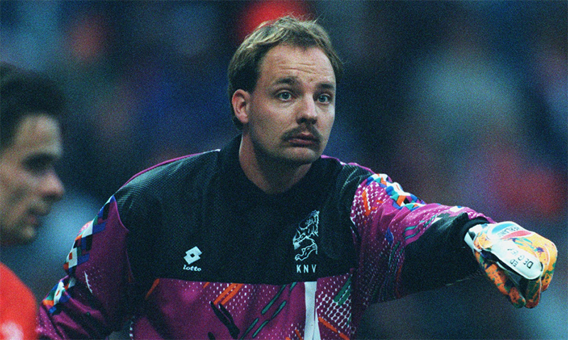 Thủ môn Ed de Goey với chiều cao ấn tượng tại Chelsea